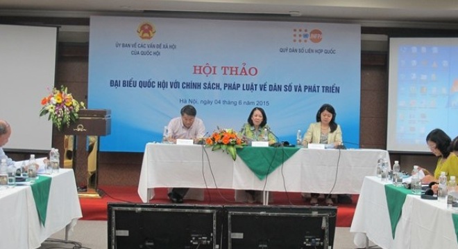 В Ханое прошёл семинар «Депутаты и законы, политика о народонаселении и развитии»